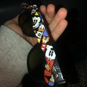 Ray bans disney donald duck